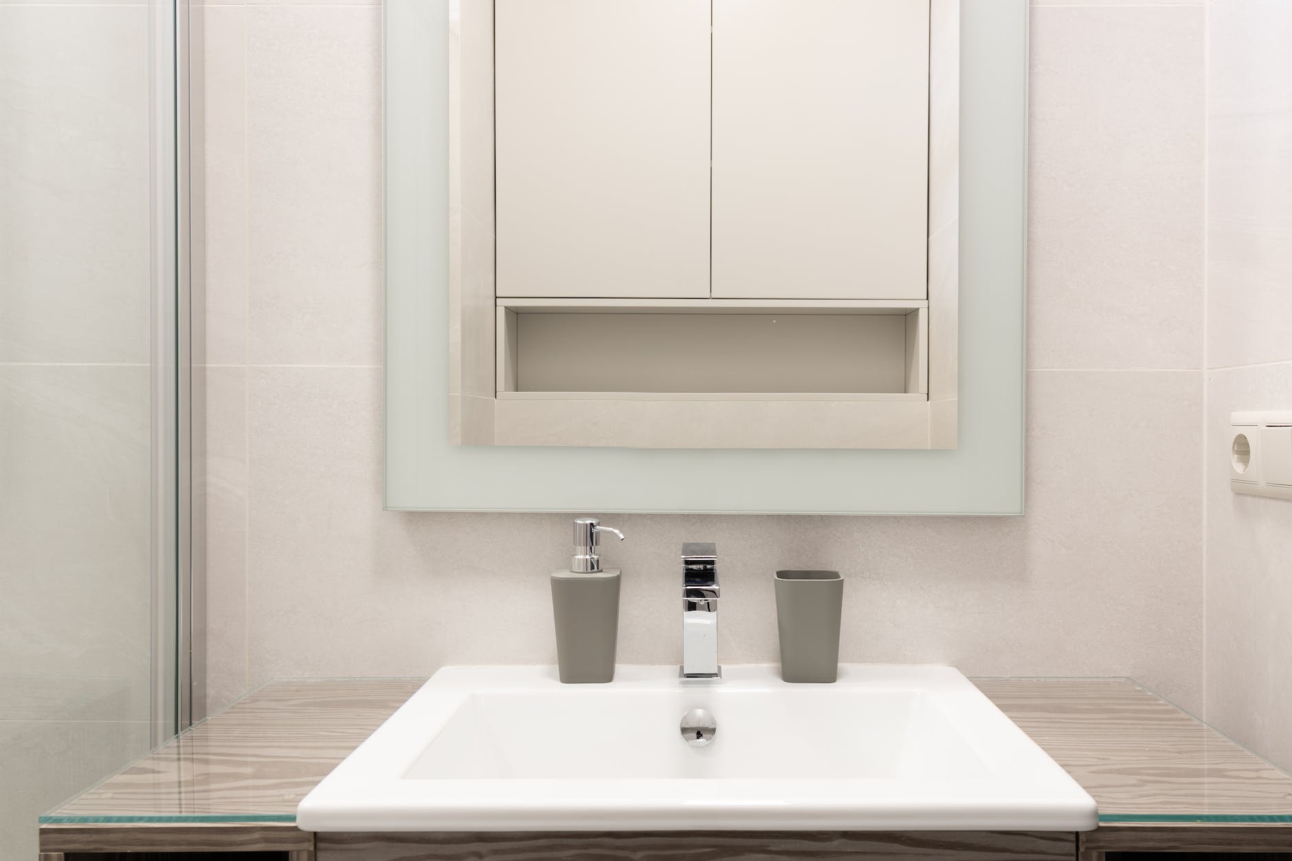 sanierung-renovierung-badezimmer Sanierung und Renovierung von Badezimmer: So wird aus deinem alten Bad eine moderne Wellness-Oase